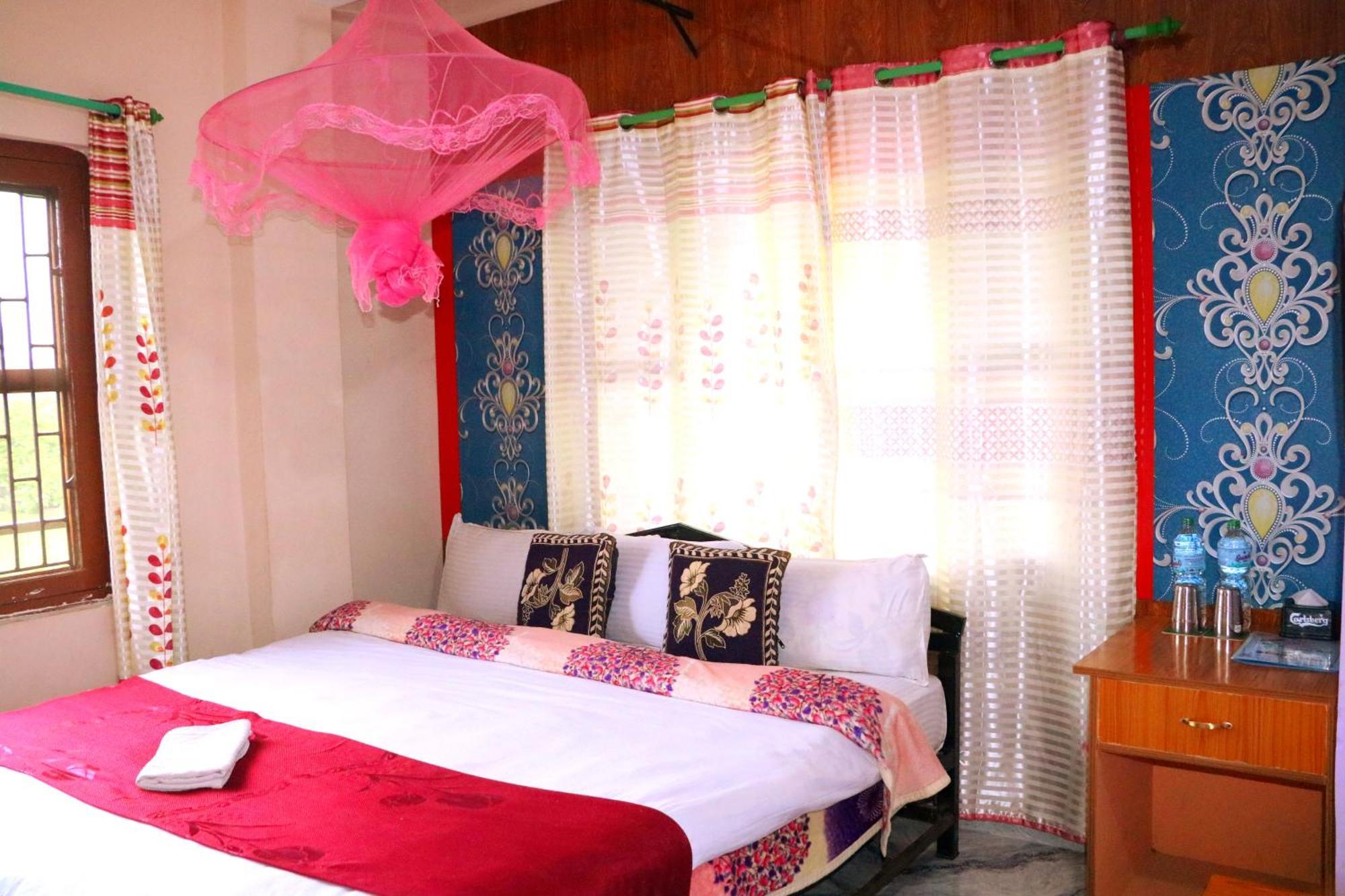 Hotel National Park Sauraha- Homely Stay And Peaceful Location With Jungle Safari Arrangements Экстерьер фото