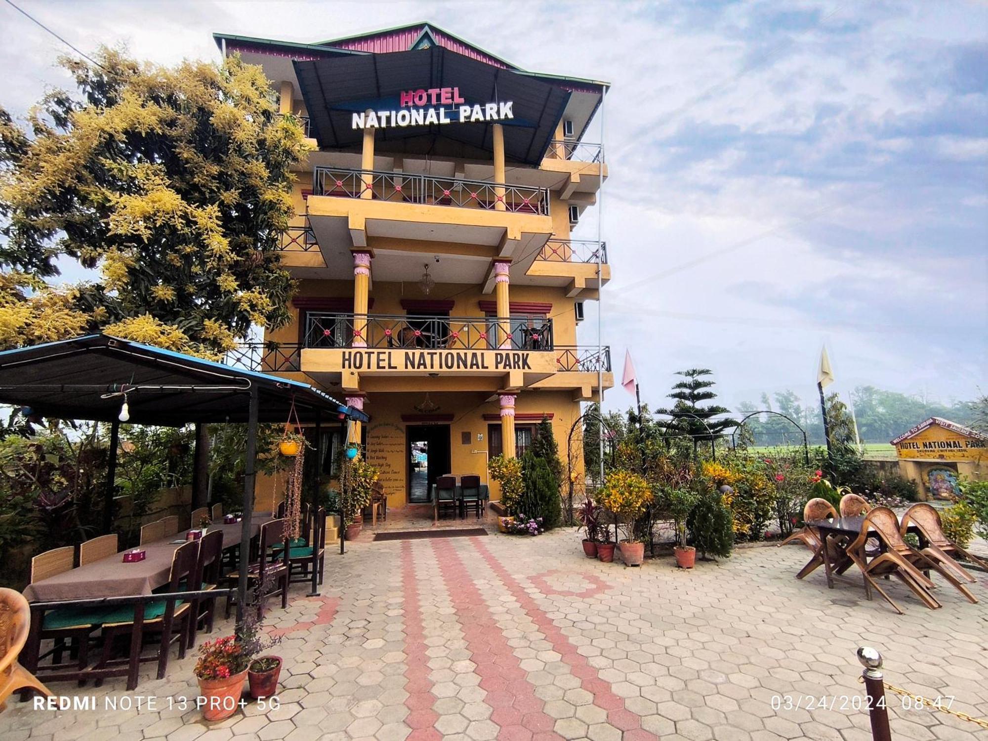 Hotel National Park Sauraha- Homely Stay And Peaceful Location With Jungle Safari Arrangements Экстерьер фото